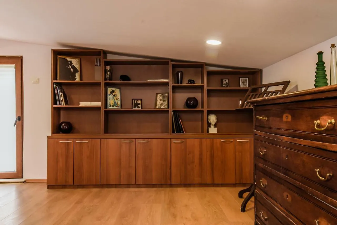 Three Levelled Art Apartment In The Heart Of Sofía
